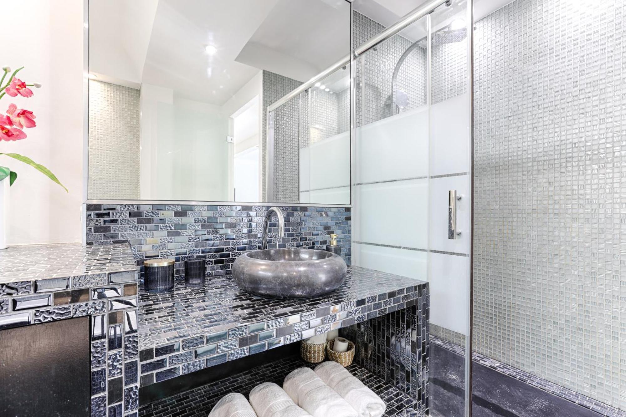 Duplex A Deux Pas Des Champs Elysee Appartement