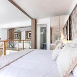 Duplex A Deux Pas Des Champs Elysee