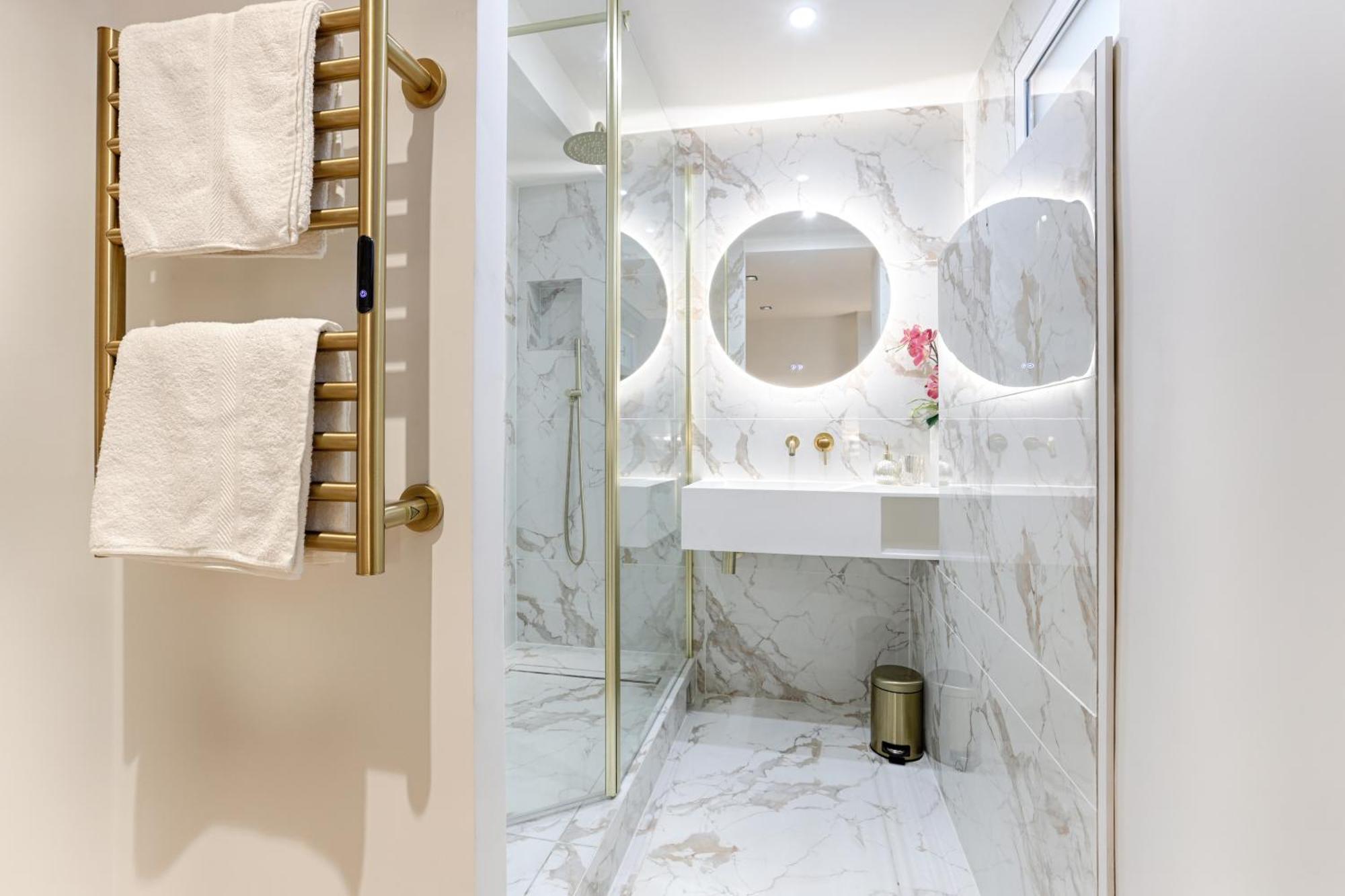 Duplex A Deux Pas Des Champs Elysee Apartment *
