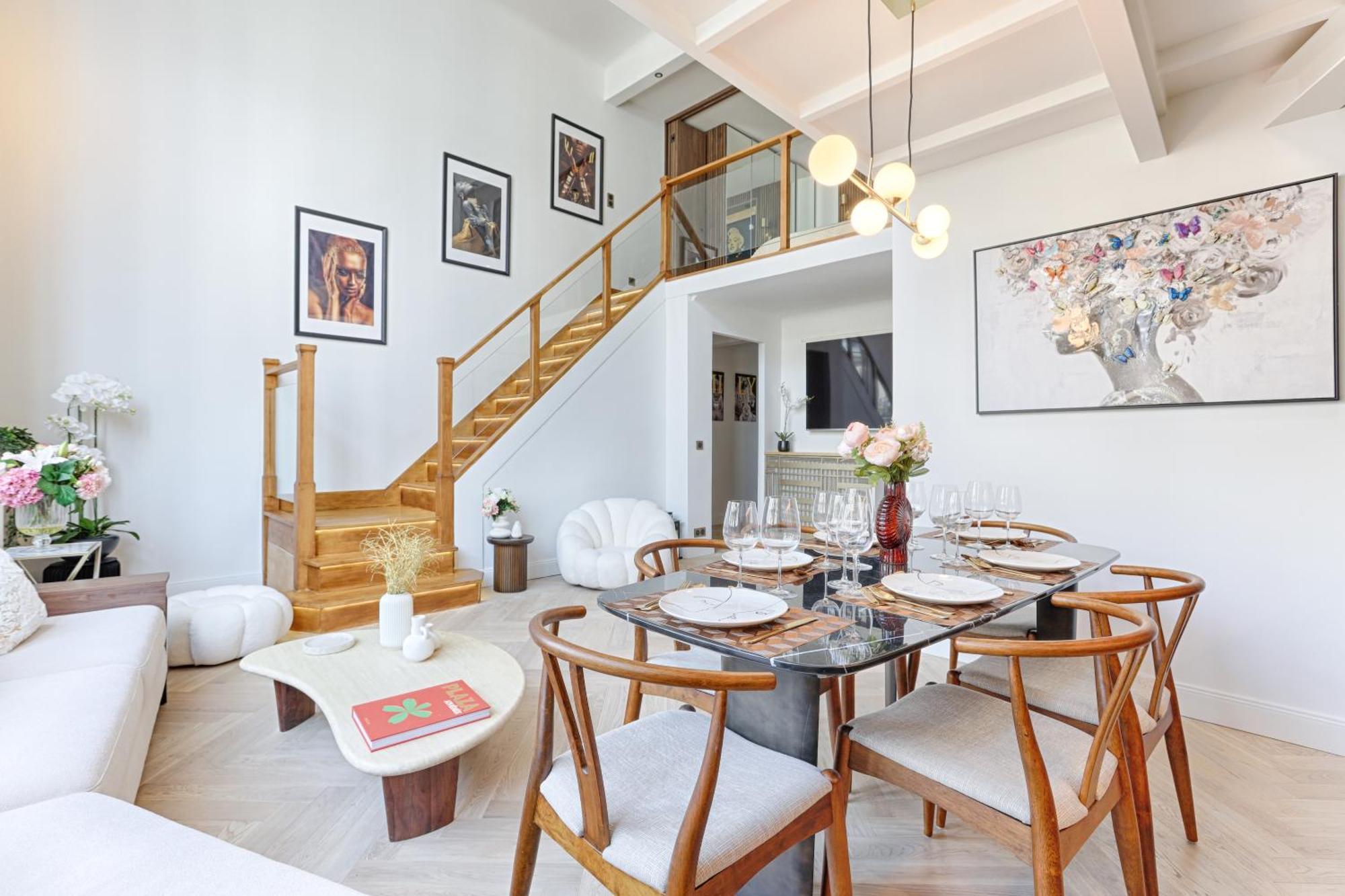 Apartment Duplex A Deux Pas Des Champs Elysee