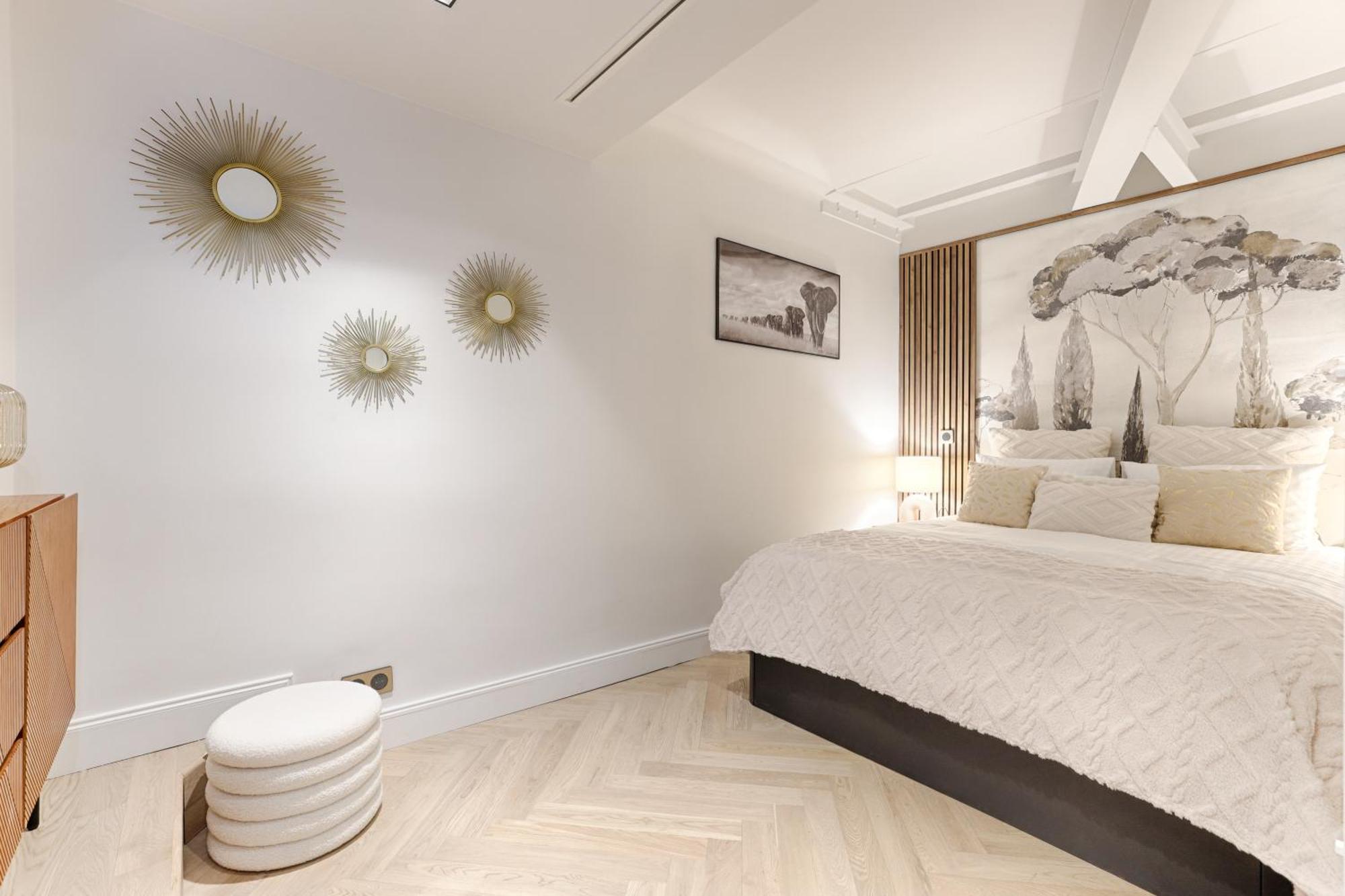 Duplex A Deux Pas Des Champs Elysee * Paris