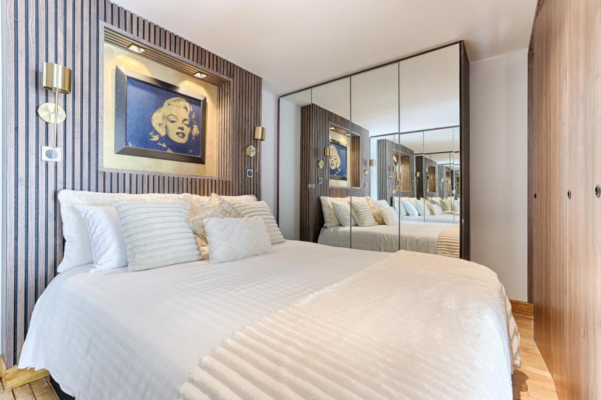 Apartment Duplex A Deux Pas Des Champs Elysee