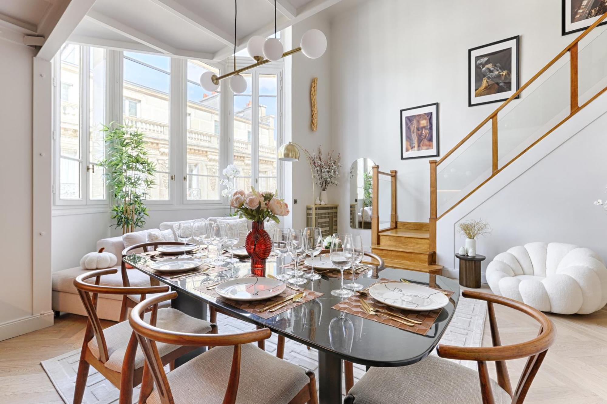 Duplex A Deux Pas Des Champs Elysee Paris